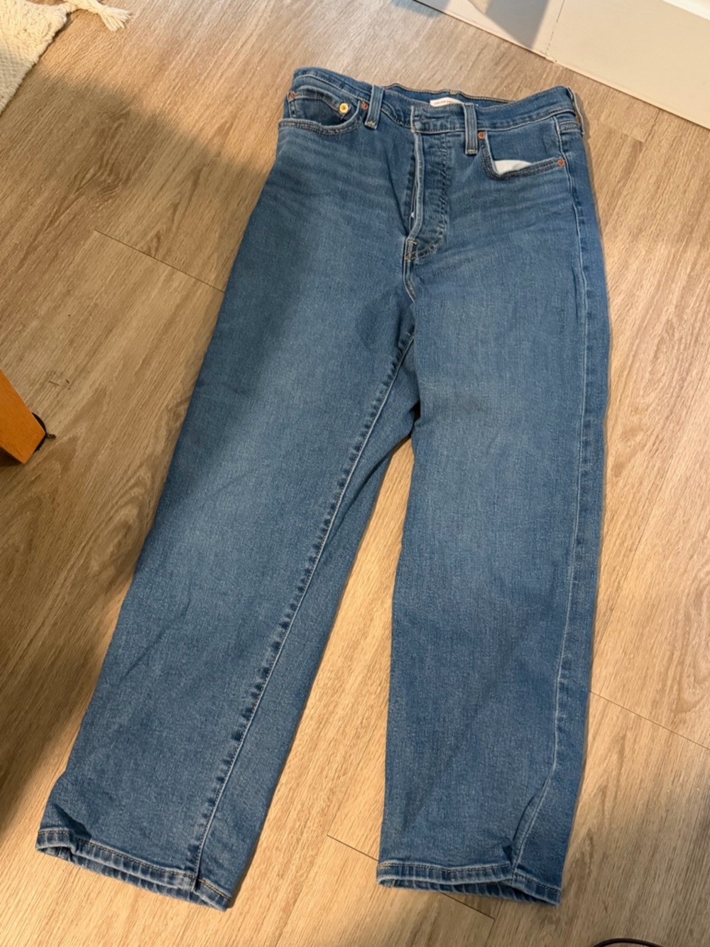 Levi ribcage straight ankle jeans